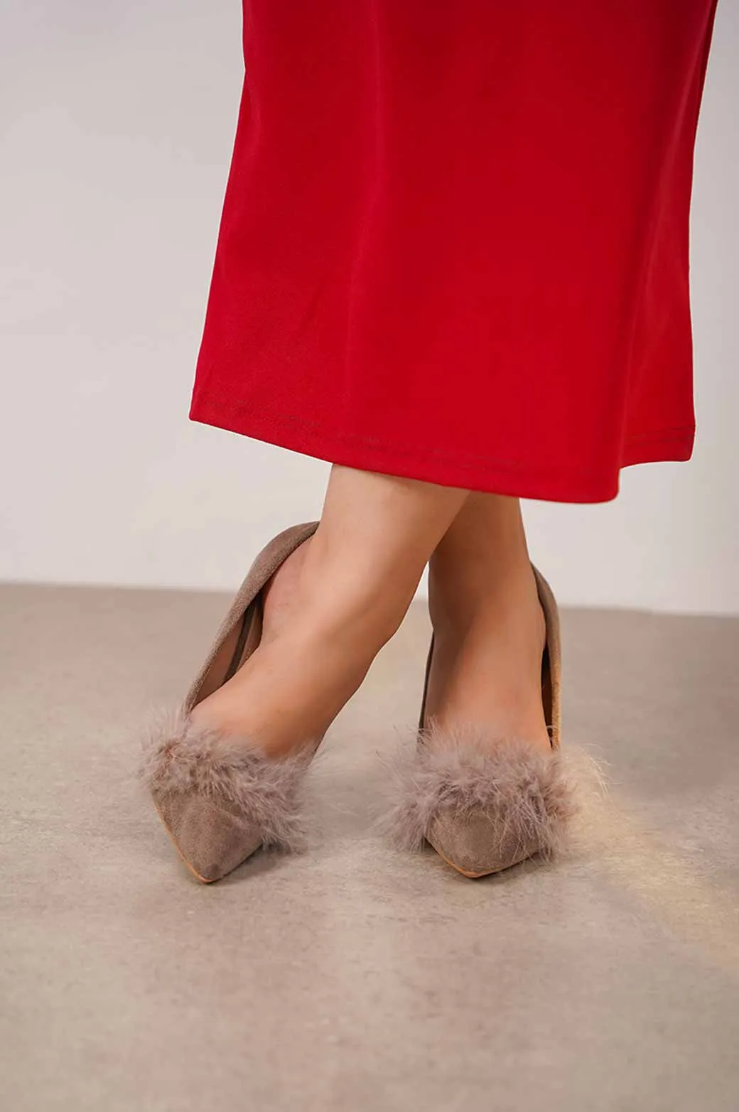 HEELS WITH FUR