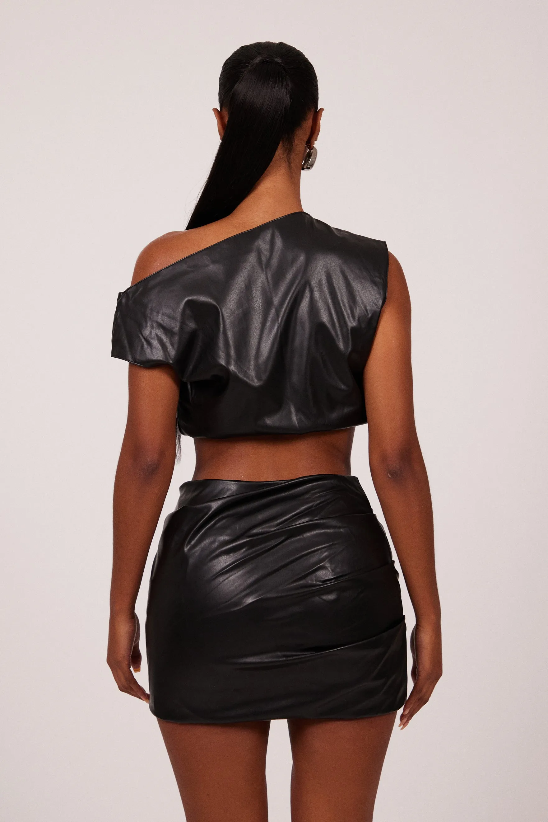 The Leather Drape Set - Black