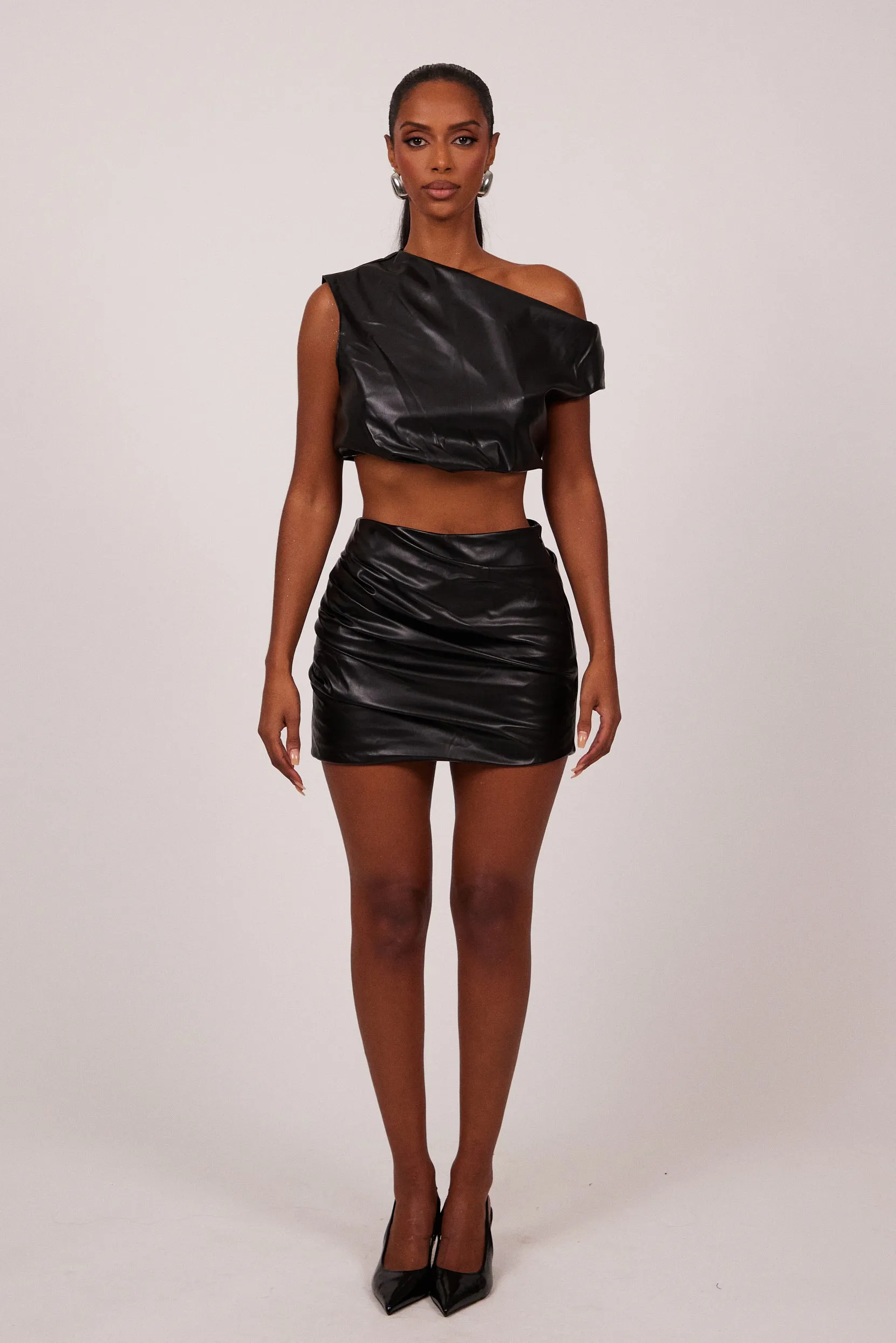 The Leather Drape Set - Black
