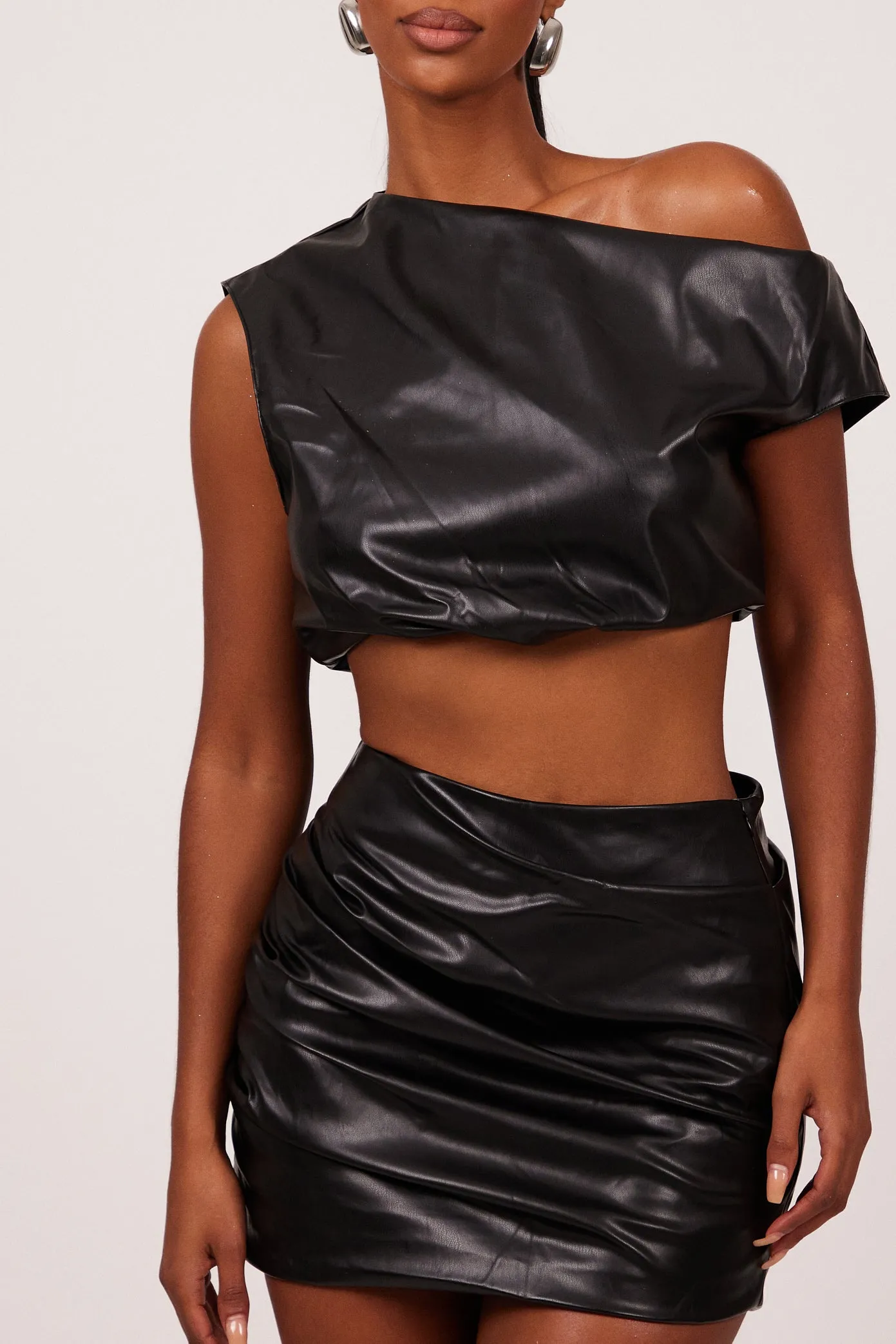 The Leather Drape Set - Black