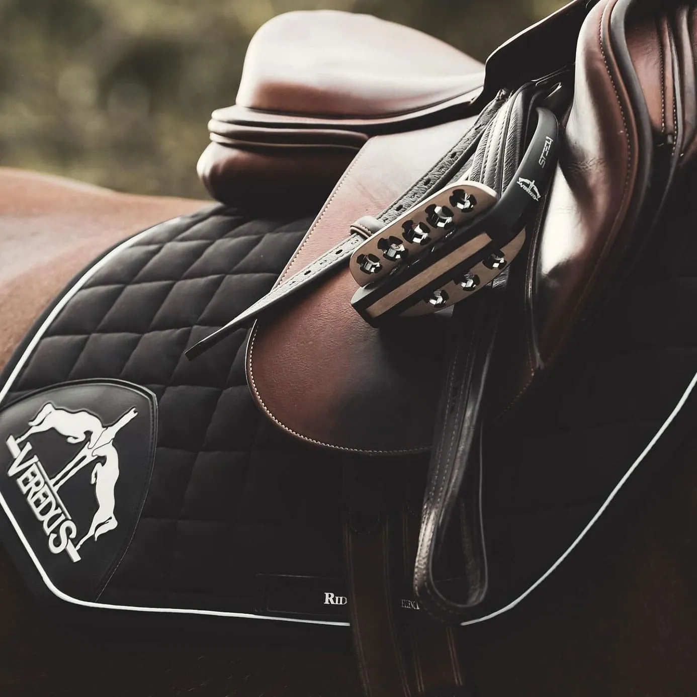 Veredus Vita Steel1 Safety Stirrups - Black/Silver